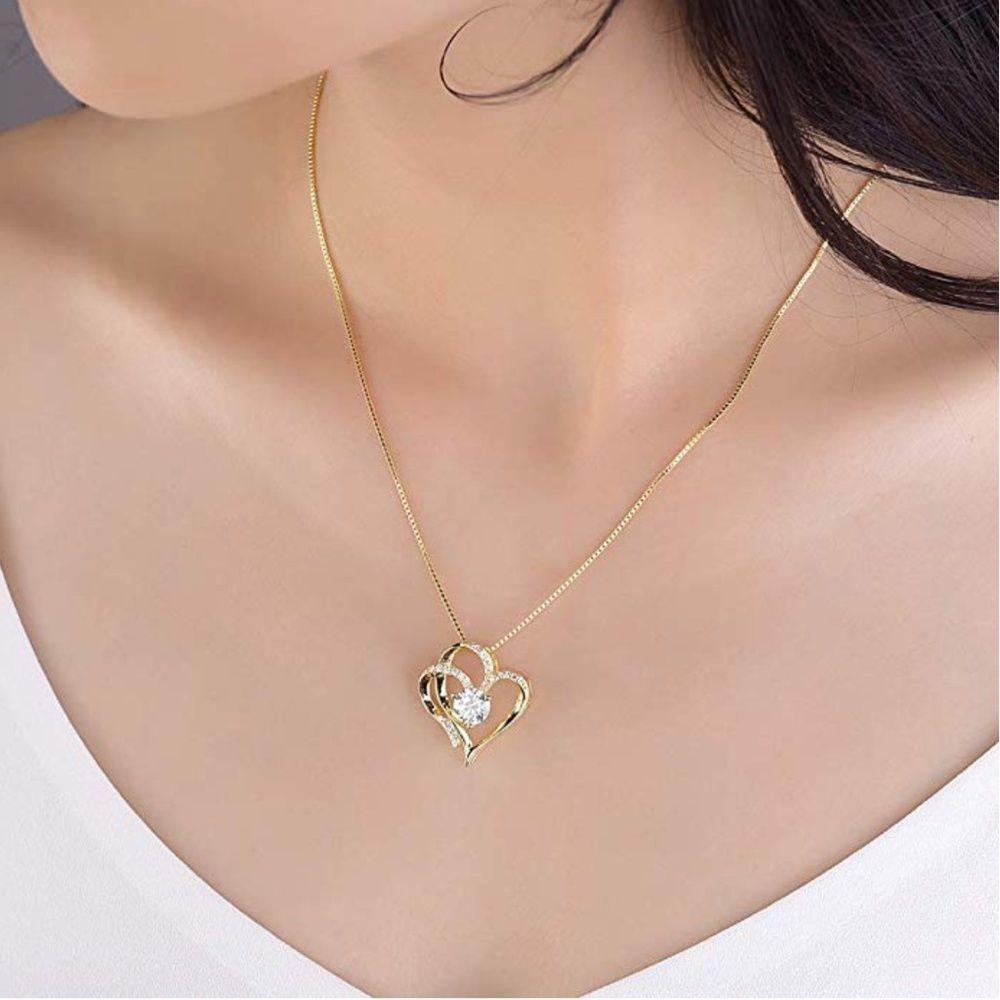 14k Gold Heart Necklace w/ box!